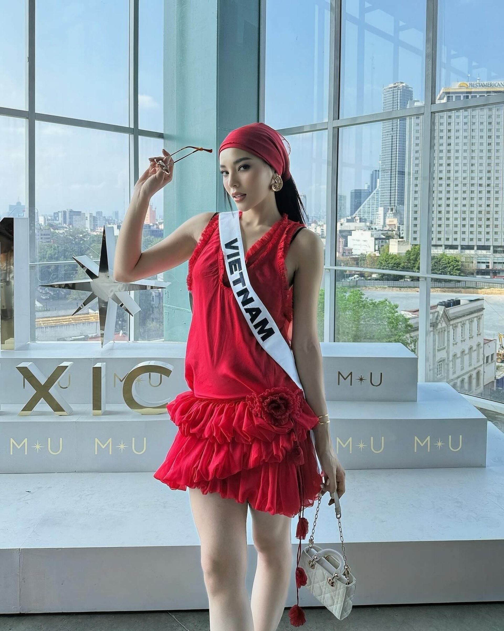Hoa hậu Kỳ Duyên đem 72 bộ đồ, biến hóa đa dạng ở Miss Universe 2024 - 7 Hoa hậu Kỳ Duyên đem 72 bộ đồ, biến hóa đa dạng ở Miss Universe 2024 - 7