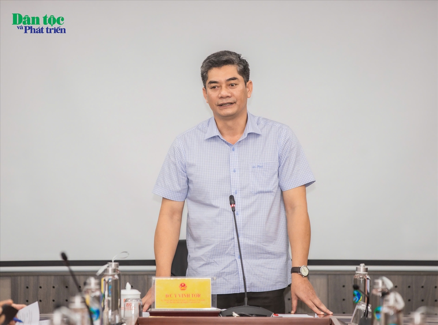 Thứ trưởng, Phó Chủ nhiệm Uỷ ban Dân tộc Y Vinh Tơr cho biết: Qua 10 kỳ tuyên dương đã khẳng định thành công, ý nghĩa, sức lan tỏa của hoạt động này trong đời sống xã hội Thứ trưởng, Phó Chủ nhiệm Uỷ ban Dân tộc Y Vinh Tơr cho biết: Qua 10 kỳ tuyên dương đã khẳng định thành công, ý nghĩa, sức lan tỏa của hoạt động này trong đời sống xã hội