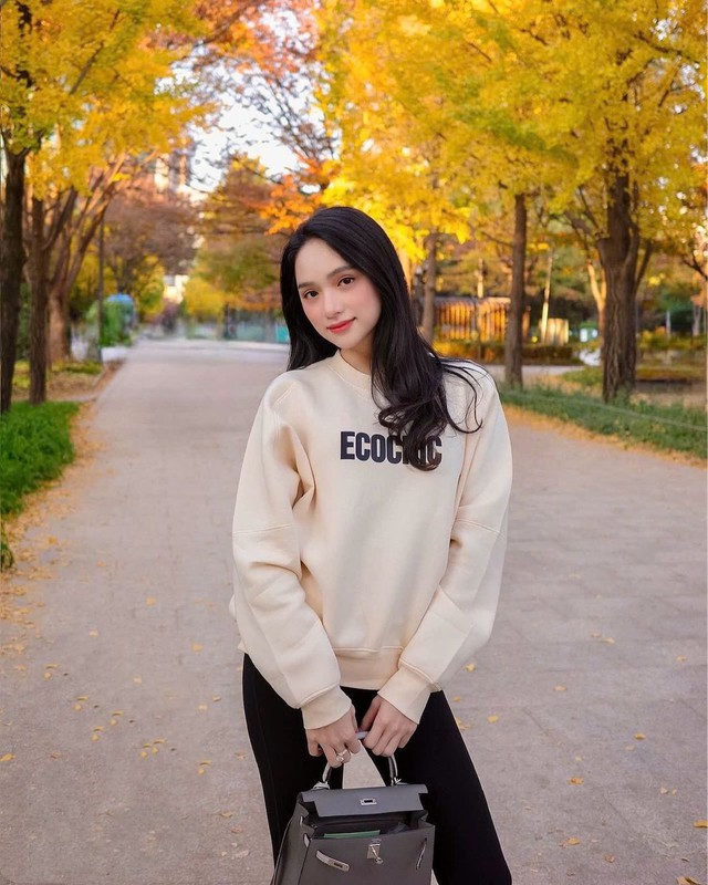 Tận hưởng mùa đông với vẻ đẹp của áo sweater- Ảnh 9. Tận hưởng mùa đông với vẻ đẹp của áo sweater- Ảnh 9.