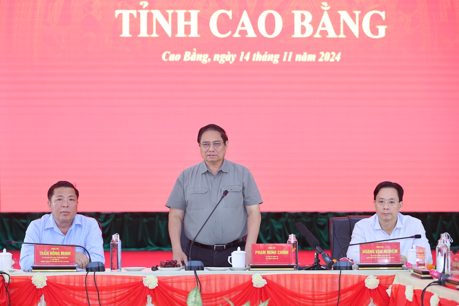 Thủ tướng: Hoàn thành 2 tuyến cao tốc tại Cao Bằng-Lạng Sơn ngay trong 2025- Ảnh 2. Thủ tướng: Hoàn thành 2 tuyến cao tốc tại Cao Bằng-Lạng Sơn ngay trong 2025- Ảnh 2.