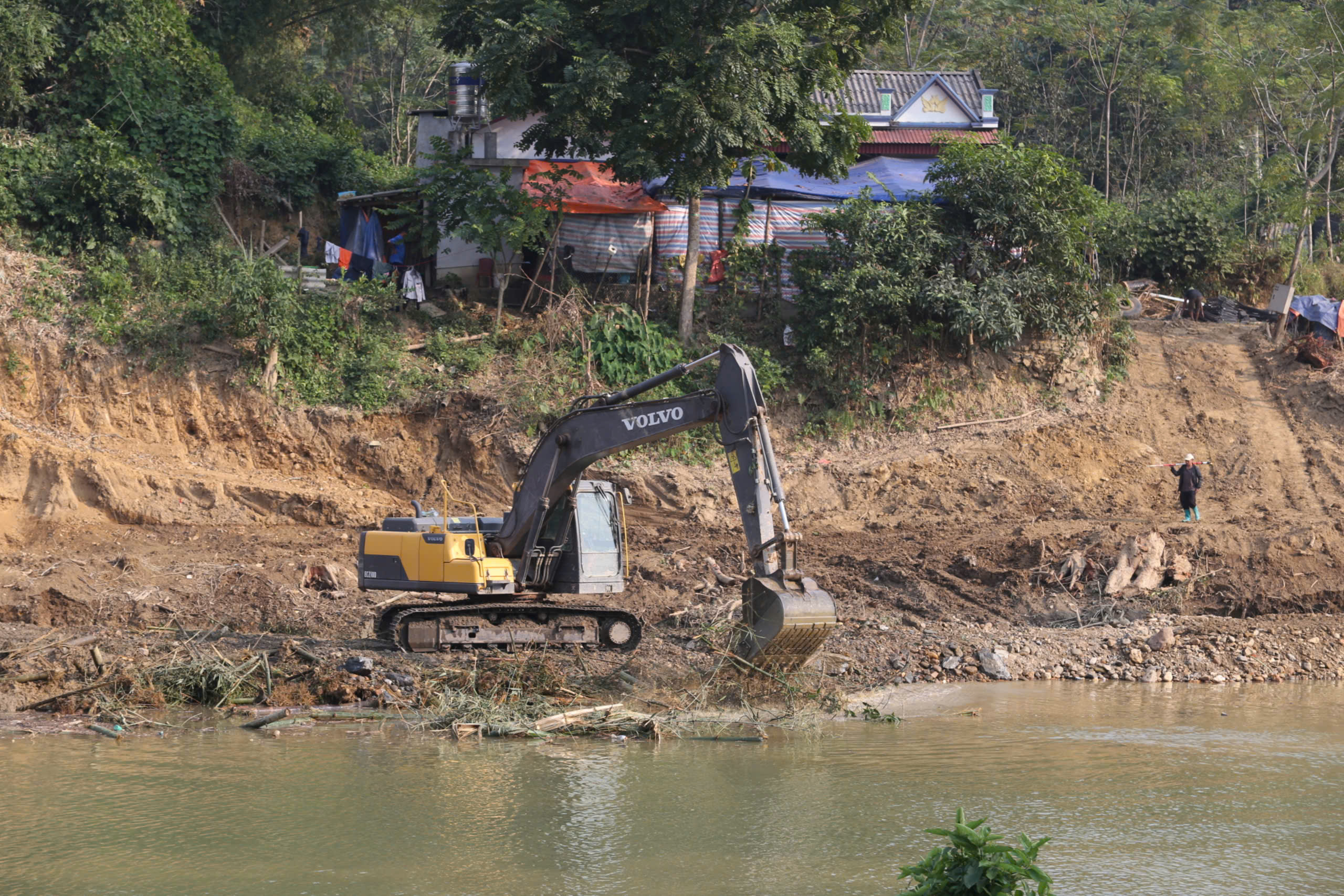 Thuỷ điện xả nước bất thường gây thiệt hại cho dự án kè vùng hạ du Bắc Kạn- Ảnh 11. Thuỷ điện xả nước bất thường gây thiệt hại cho dự án kè vùng hạ du Bắc Kạn- Ảnh 11.