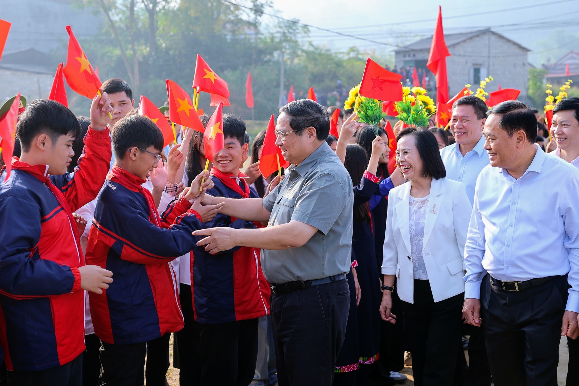 Thủ tướng: Đại đoàn kết để mang lại sản phẩm, hiệu quả cụ thể, không ngừng nâng cao đời sống nhân dân- Ảnh 2. Thủ tướng: Đại đoàn kết để mang lại sản phẩm, hiệu quả cụ thể, không ngừng nâng cao đời sống nhân dân- Ảnh 2.
