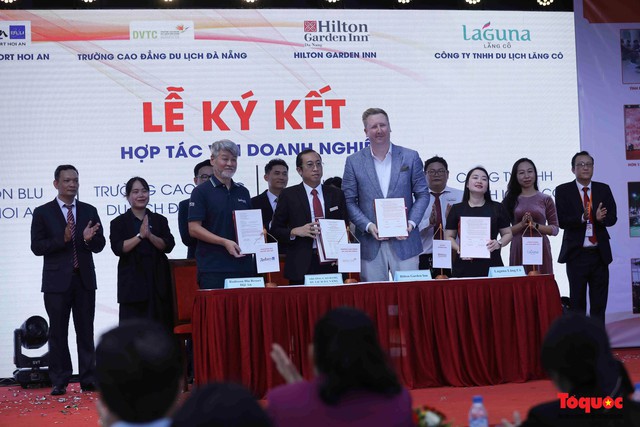 Trường Cao đẳng Du lịch Đà Nẵng khai giảng năm học 2024-2025 - Ảnh 4. Trường Cao đẳng Du lịch Đà Nẵng khai giảng năm học 2024-2025 - Ảnh 4.