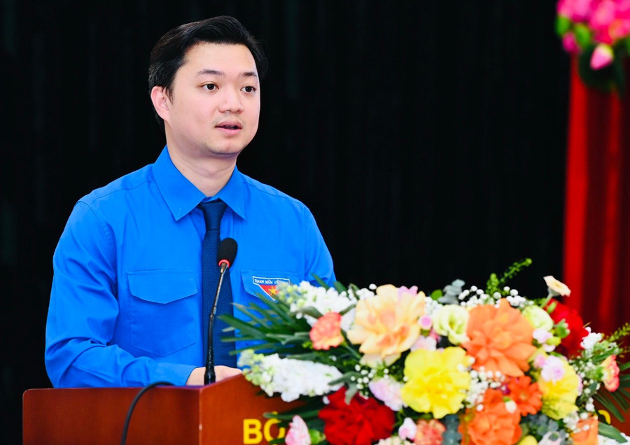 Gặp mặt 60 nhà giáo tham gia gặp mặt các nhà giáo tham gia Chương trình "Chia sẻ cùng thầy cô" - Ảnh 2. Gặp mặt 60 nhà giáo tham gia gặp mặt các nhà giáo tham gia Chương trình "Chia sẻ cùng thầy cô" - Ảnh 2.