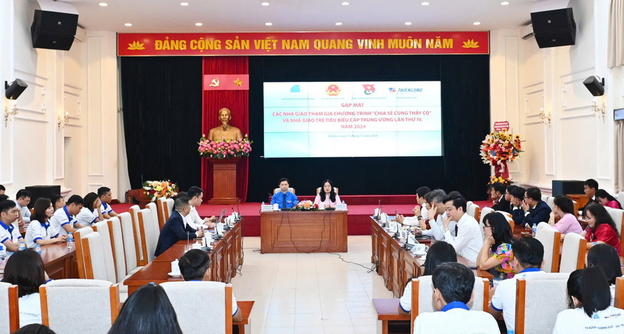 Gặp mặt 60 nhà giáo tham gia gặp mặt các nhà giáo tham gia Chương trình "Chia sẻ cùng thầy cô" - Ảnh 3. Gặp mặt 60 nhà giáo tham gia gặp mặt các nhà giáo tham gia Chương trình "Chia sẻ cùng thầy cô" - Ảnh 3.