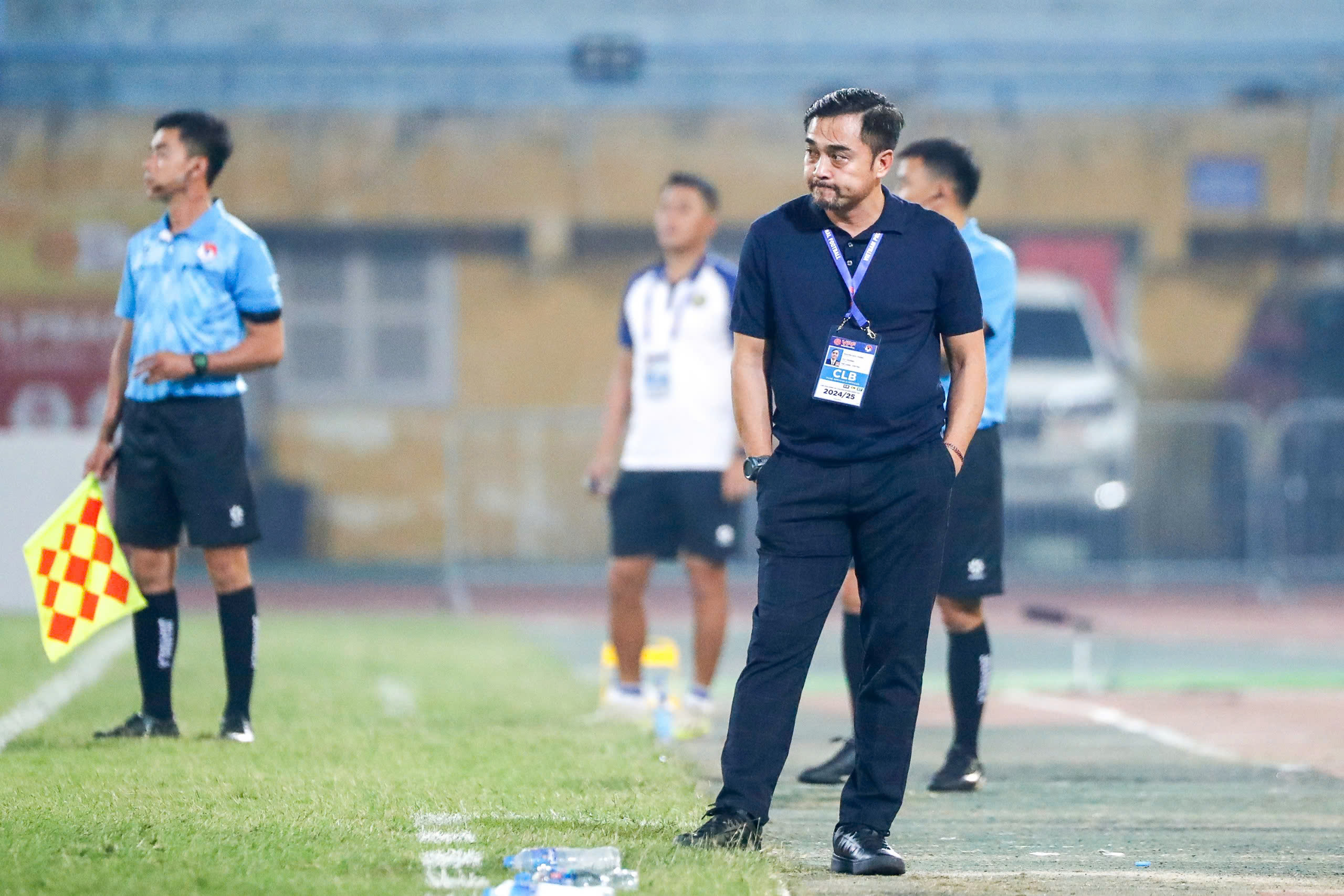 Đội bóng kỳ lạ nhất V-League: Đá thiếu người thì thắng, hơn người... lại thua- Ảnh 3. Đội bóng kỳ lạ nhất V-League: Đá thiếu người thì thắng, hơn người... lại thua- Ảnh 3.