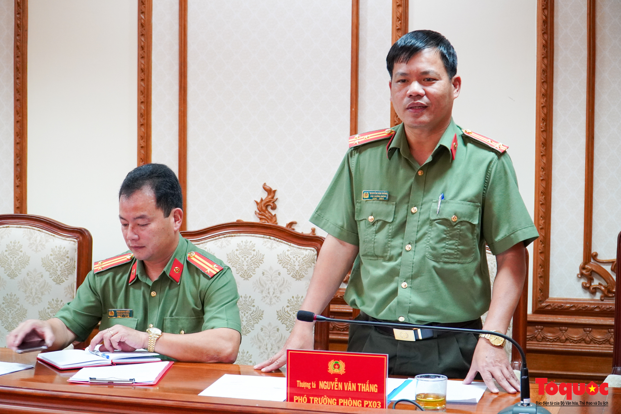 Hỗ trợ Công an tỉnh Lâm Đồng xây dựng tủ sách Hồ Chí Minh - Ảnh 2. Hỗ trợ Công an tỉnh Lâm Đồng xây dựng tủ sách Hồ Chí Minh - Ảnh 2.