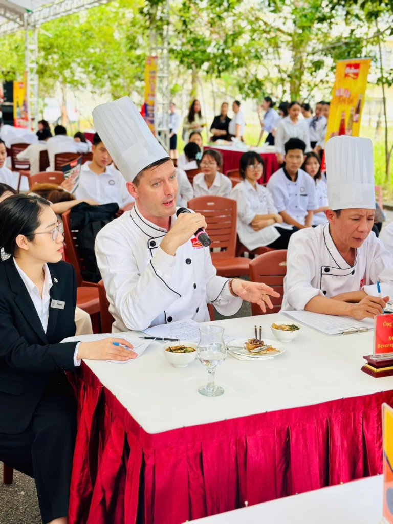 Hop-bao-U23-Viet-Nam.jpg - Vietnam.vn