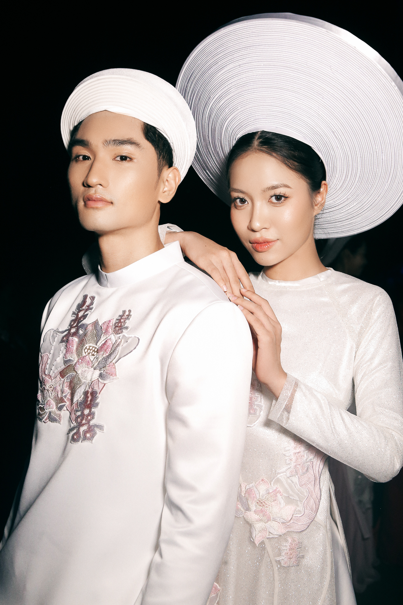 NTK Thủy Nguyễn mang lời hát 'Dạ cổ hoài lang' vào bộ sưu tập mới- Ảnh 4. NTK Thủy Nguyễn mang lời hát 'Dạ cổ hoài lang' vào bộ sưu tập mới- Ảnh 4.