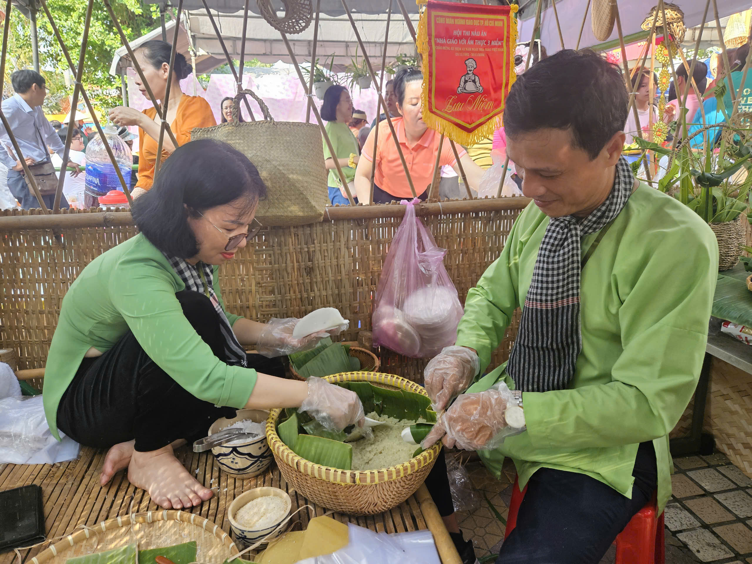 Bất ngờ với “tài lẻ” của nhiều giáo viên ở TP HCM- Ảnh 4. Bất ngờ với “tài lẻ” của nhiều giáo viên ở TP HCM- Ảnh 4.
