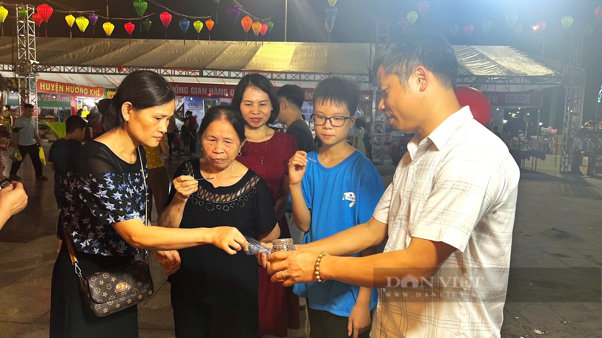 Hàng trăm sản vật địa phương tại Lễ hội cam và các sản phẩm Hà Tĩnh năm 2024 - Ảnh 5.