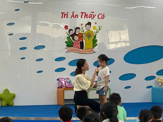Phụ huynh và học sinh hào hứng khi xem phim hoạt hình “Người thầy của muôn đời” - Ảnh 4. Phụ huynh và học sinh hào hứng khi xem phim hoạt hình “Người thầy của muôn đời” - Ảnh 4.