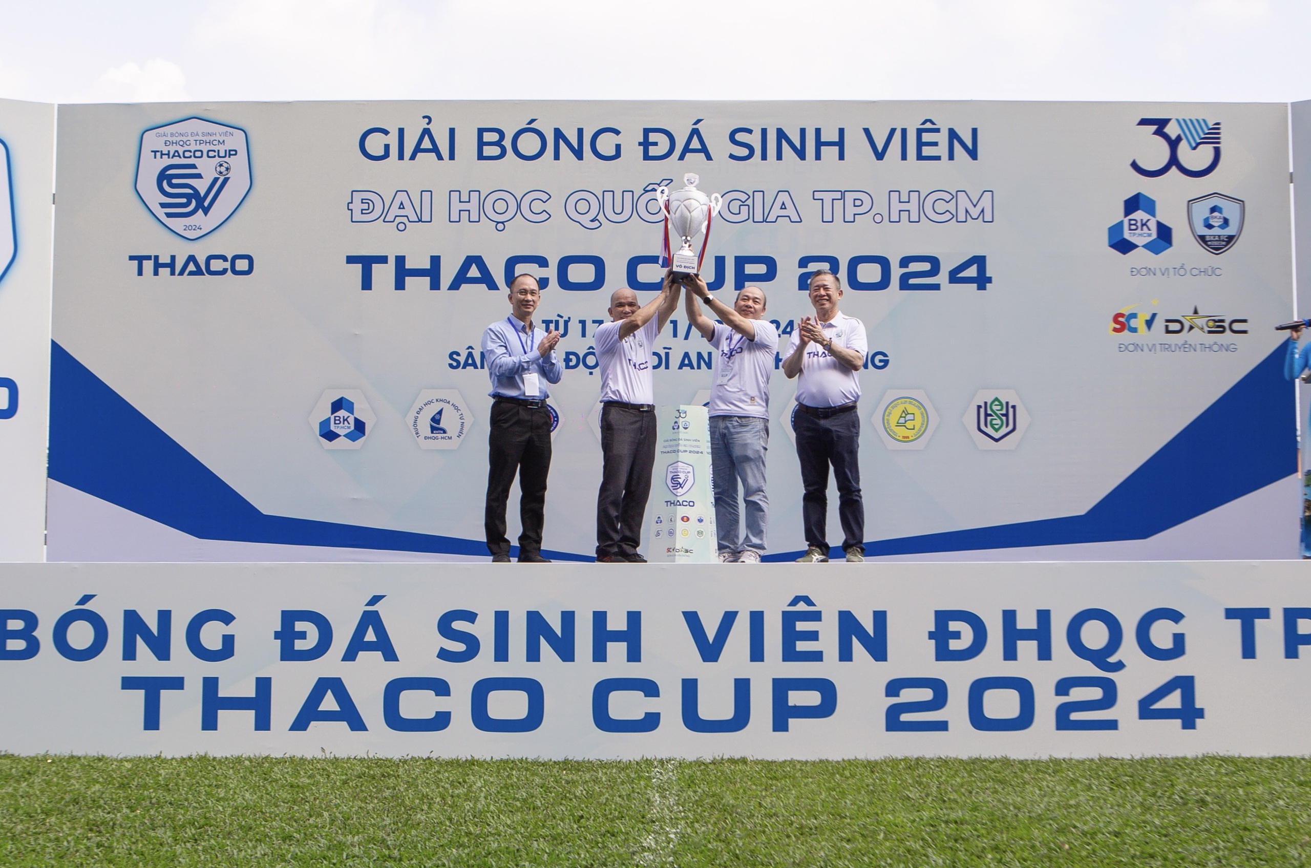 Ấn tượng lễ khai mạc giải bóng đá sinh viên ĐHQG TP.HCM - THACO Cup 2024- Ảnh 6. Ấn tượng lễ khai mạc giải bóng đá sinh viên ĐHQG TP.HCM - THACO Cup 2024- Ảnh 6.
