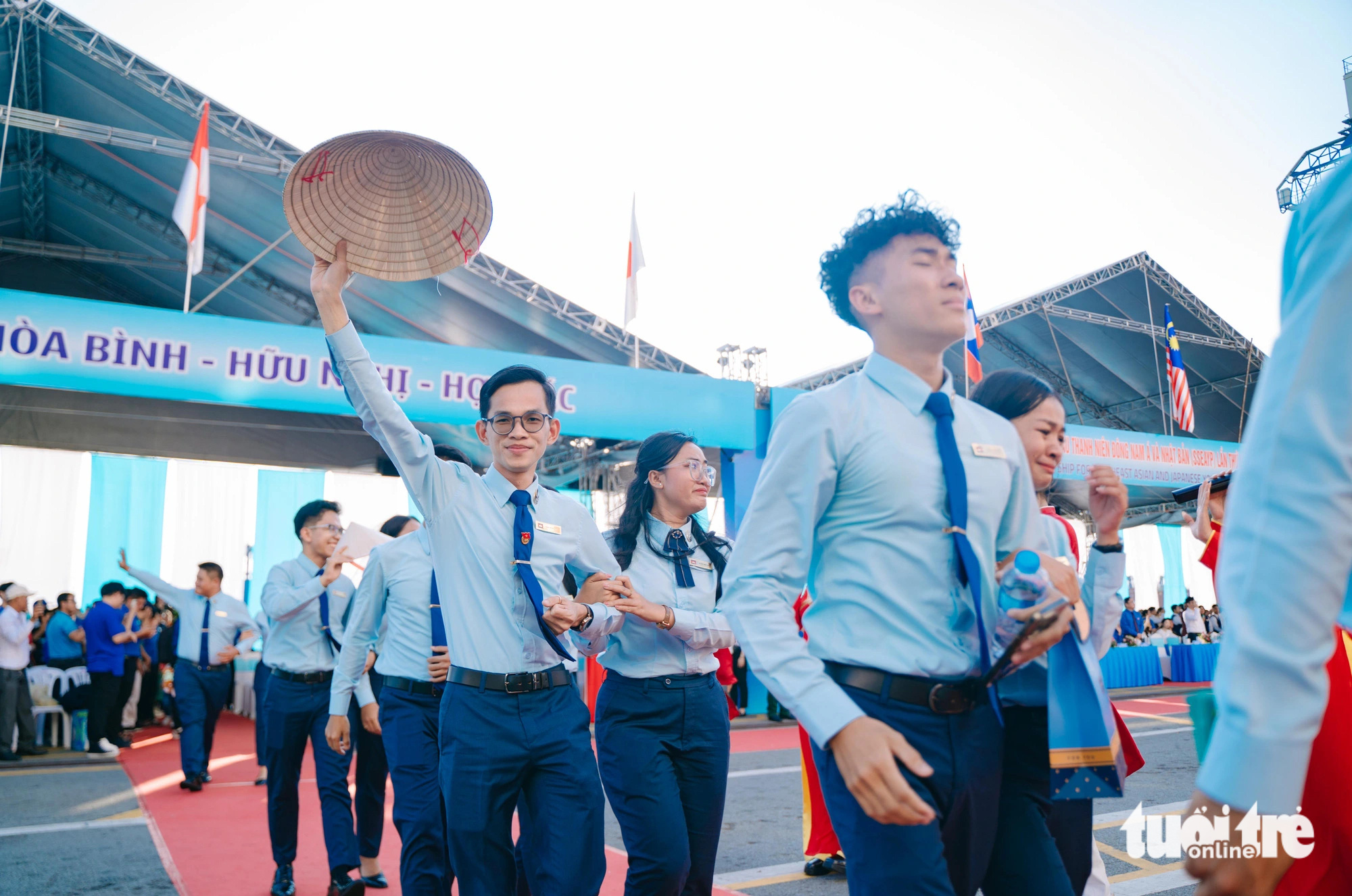 Đại biểu SSEAYP tạm biệt Việt Nam. Tiếp tục hải trình đến Indonesia - Ảnh 3. Đại biểu SSEAYP tạm biệt Việt Nam - Ảnh 3.