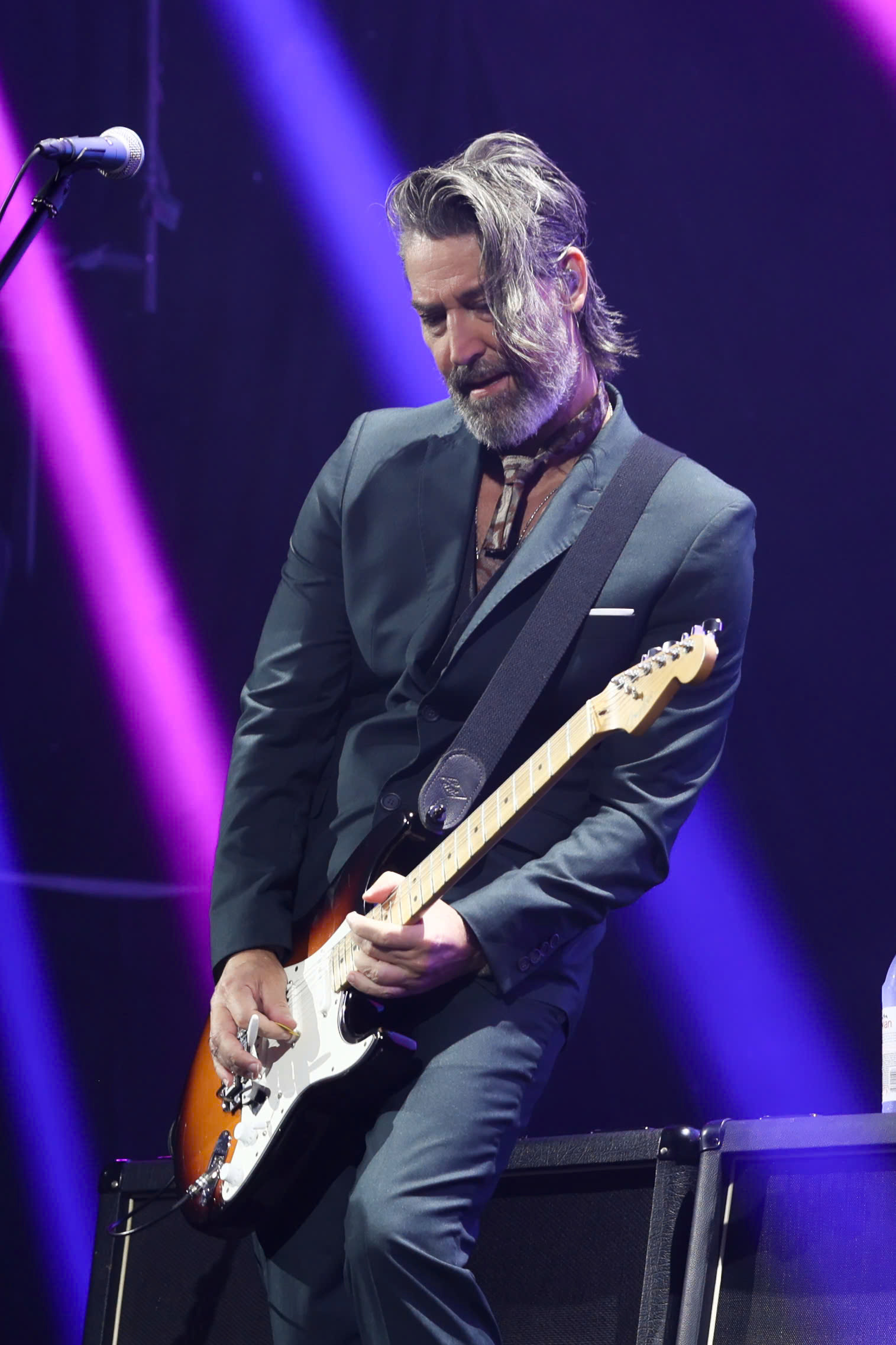 Khán giả vỗ tay, hòa giọng suốt đêm nhạc cùng Michael Learns To Rock - Ảnh 3. Khán giả vỗ tay, hòa giọng suốt đêm nhạc cùng Michael Learns To Rock - Ảnh 3.