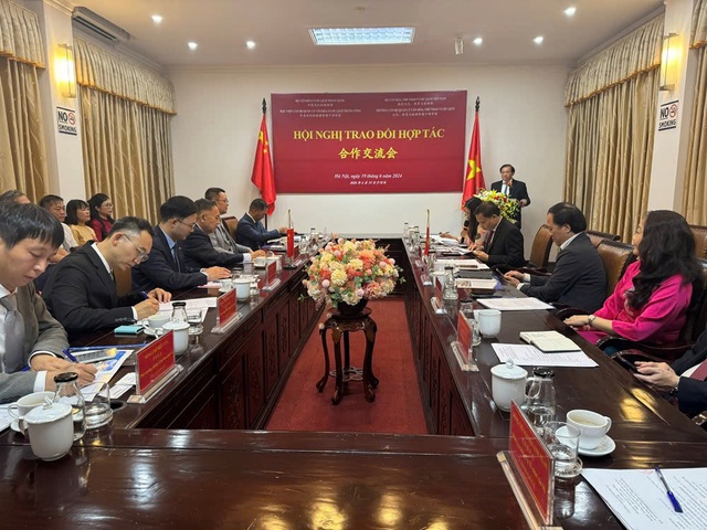 Trường Cán bộ quản lý Văn hoá, Thể thao và Dư lịch đón nhận Huân chương Lao động hạng Nhất: Một chặng đường vẻ vang - Ảnh 4. Trường Cán bộ quản lý Văn hoá, Thể thao và Dư lịch đón nhận Huân chương Lao động hạng Nhất: Một chặng đường vẻ vang - Ảnh 4.