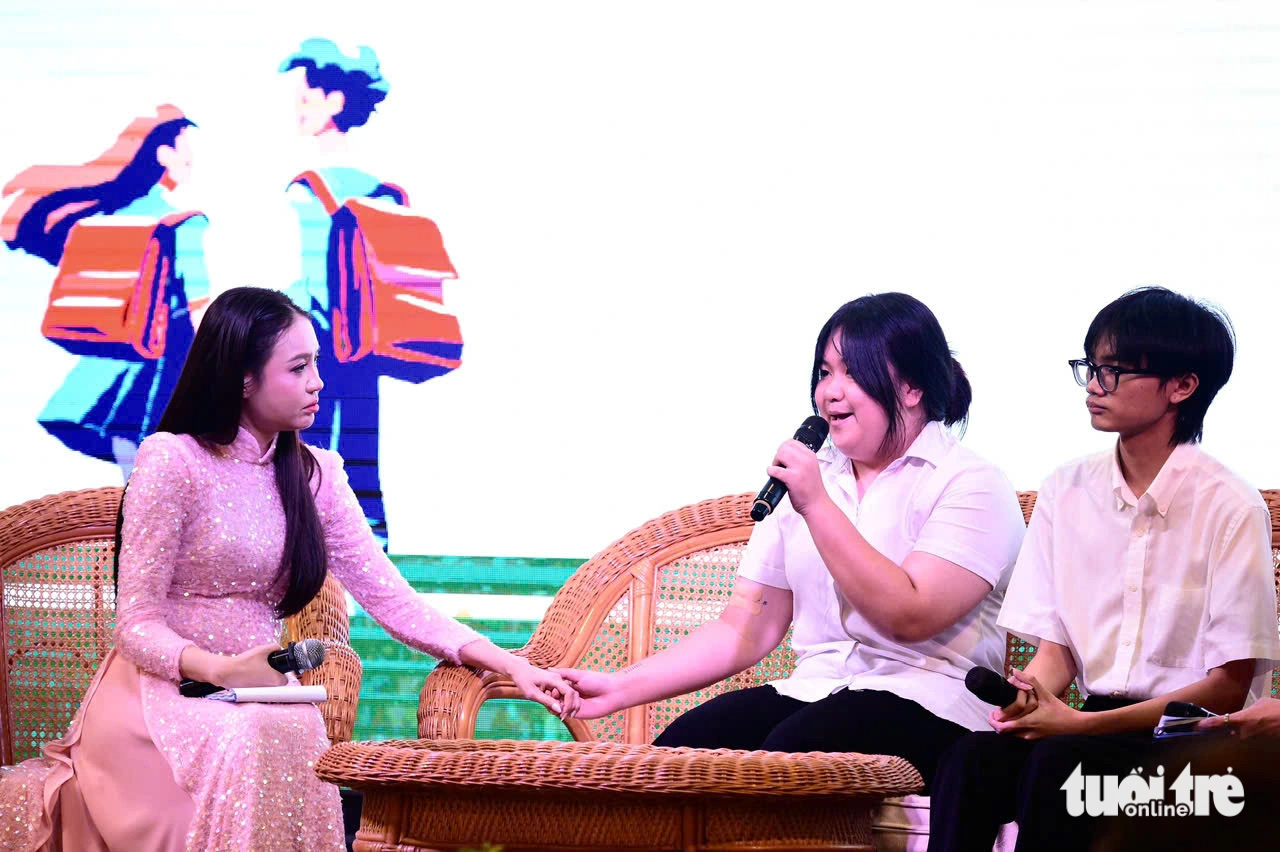 Khép lại Tiếp sức đến trường 2024: Mở cánh cửa đời mình bằng khát vọng lớn lao - Ảnh 4. Khép lại Tiếp sức đến trường 2024: Tuổi Trẻ làm cầu nối tân sinh viên nghèo với xã hội nhân ái - Ảnh 4.