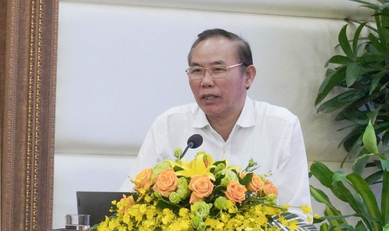 Thứ trưởng Bộ Nông nghiệp và Phát triển nông thôn Phùng Đức Tiến phát biểu tại Hội thảo Thứ trưởng Bộ Nông nghiệp và Phát triển nông thôn Phùng Đức Tiến phát biểu tại Hội thảo