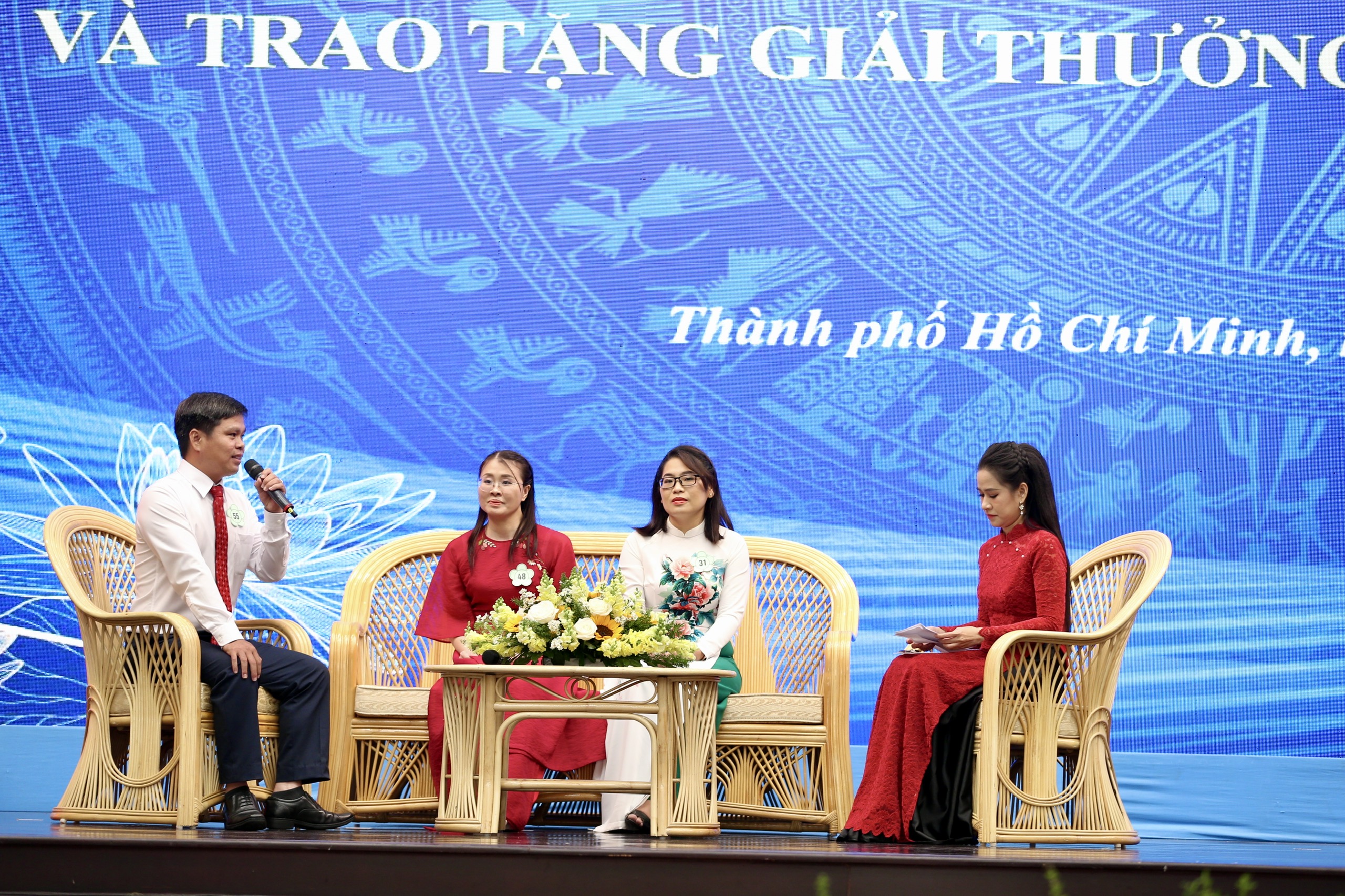 TP HCM: Vinh danh 14 nhà giáo ưu tú và trao tặng Giải thưởng Võ Trường Toản năm 2024- Ảnh 4. TP HCM: Vinh danh 14 nhà giáo ưu tú và trao tặng Giải thưởng Võ Trường Toản năm 2024- Ảnh 4.