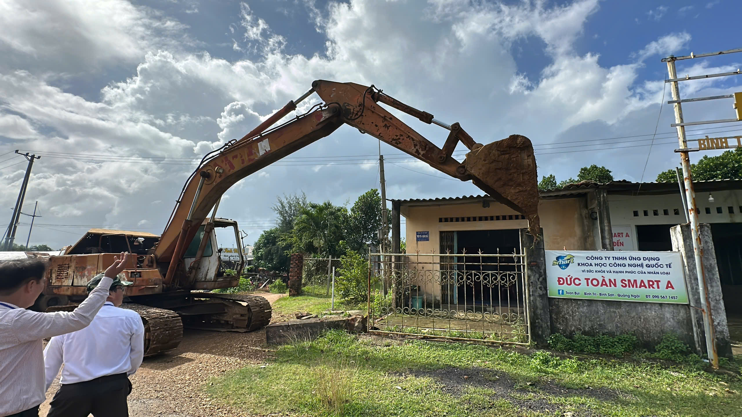 Dự án đường 400 tỷ làm 10 năm chưa xong: Gỡ điểm nghẽn mặt bằng cuối cùng- Ảnh 3. Dự án đường 400 tỷ làm 10 năm chưa xong: Gỡ điểm nghẽn mặt bằng cuối cùng- Ảnh 3.