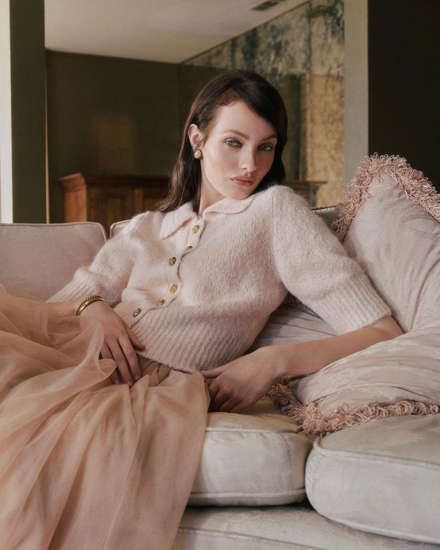 Áo len, cardigan vừa ấm vừa thanh lịch, chuẩn xu hướng mùa đông- Ảnh 6. Áo len, cardigan vừa ấm vừa thanh lịch, chuẩn xu hướng mùa đông- Ảnh 6.