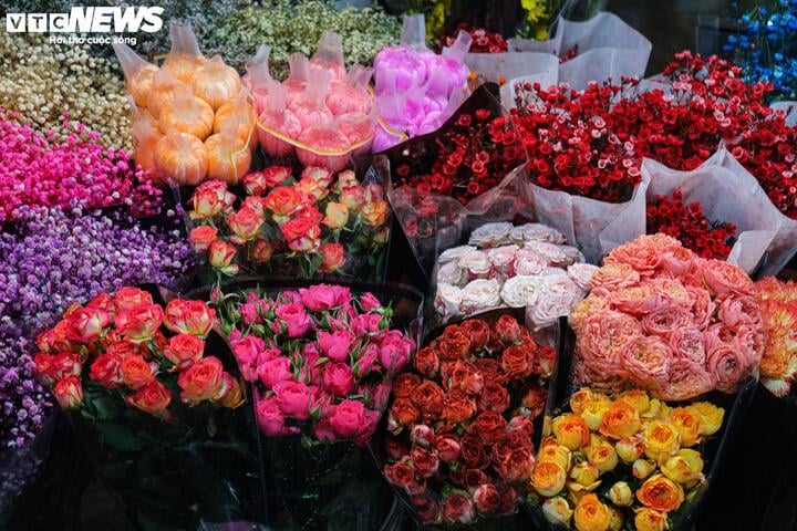 Sát ngày 20/11, hoa tươi tăng giá mạnh - 5