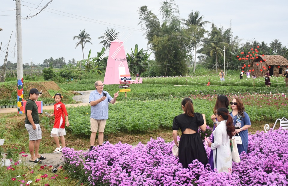 Mô hình du lịch cộng đồng, du lịch nông nghiệp, nông thôn phát triển mạnh mẽ ở một số địa phương.