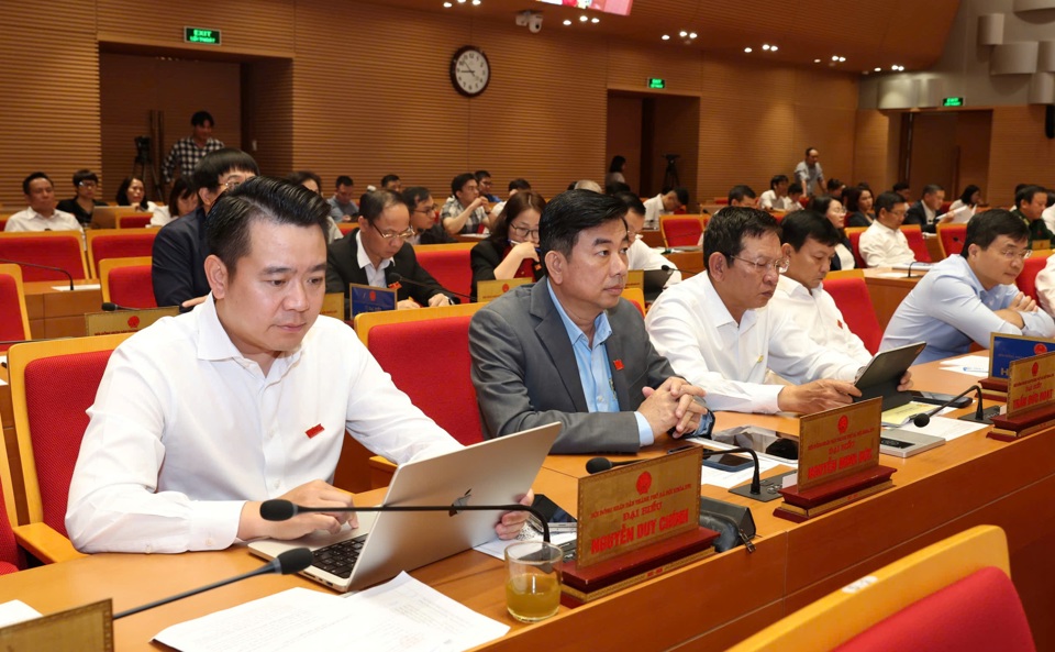 Các đại biểu HĐND TP tham dự Kỳ họp