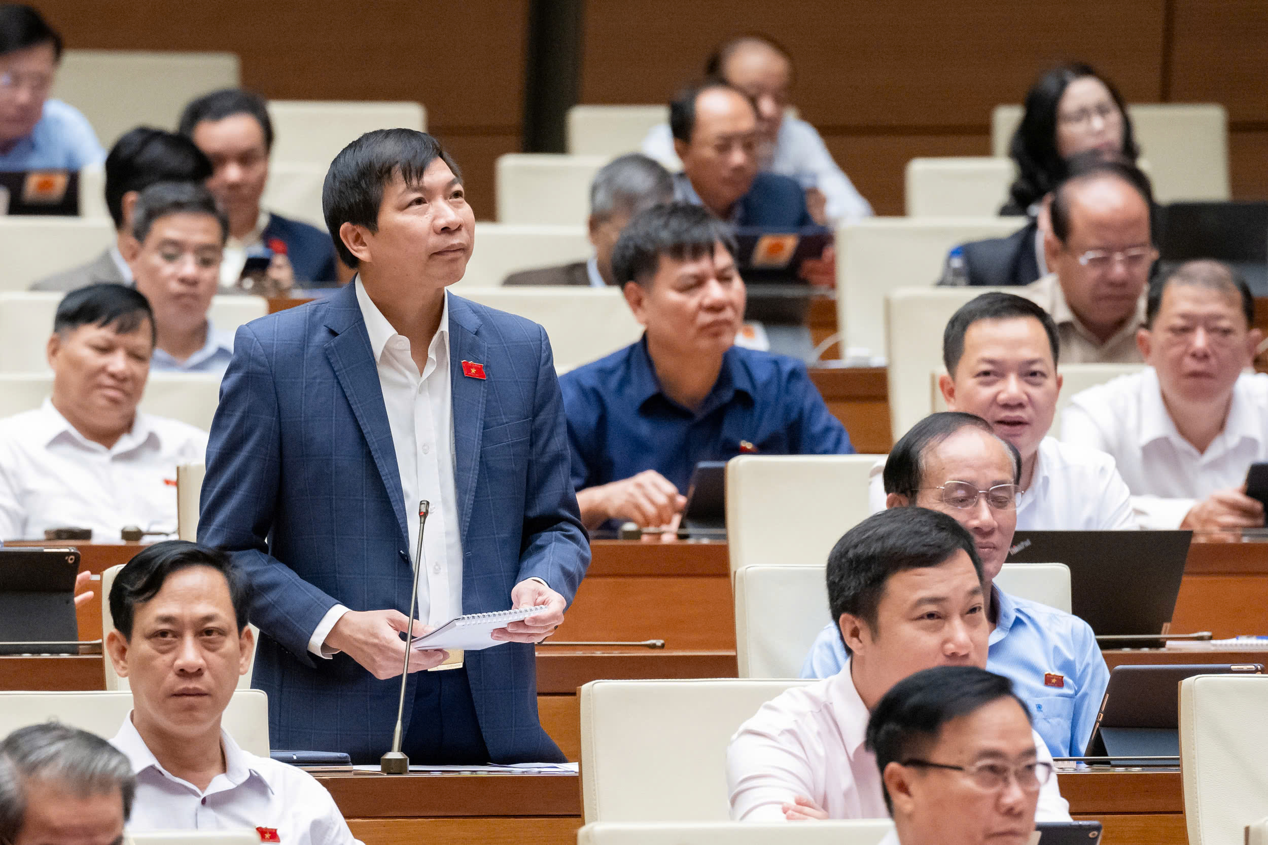 Đại biểu Quốc hội hiến kế ngăn tình trạng phụ huynh hành hung giáo viên- Ảnh 3. Đại biểu Quốc hội hiến kế ngăn tình trạng phụ huynh hành hung giáo viên- Ảnh 3.