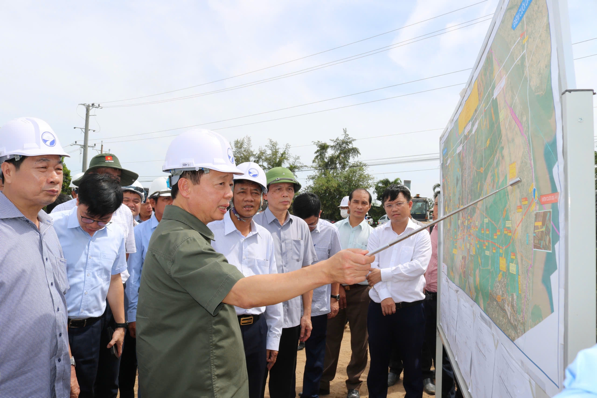 Phó thủ tướng Trần Hồng Hà: Phải ưu tiên nguồn cát cho cao tốc Cần Thơ - Cà Mau- Ảnh 3. Phó thủ tướng Trần Hồng Hà: Phải ưu tiên nguồn cát cho cao tốc Cần Thơ - Cà Mau- Ảnh 3.