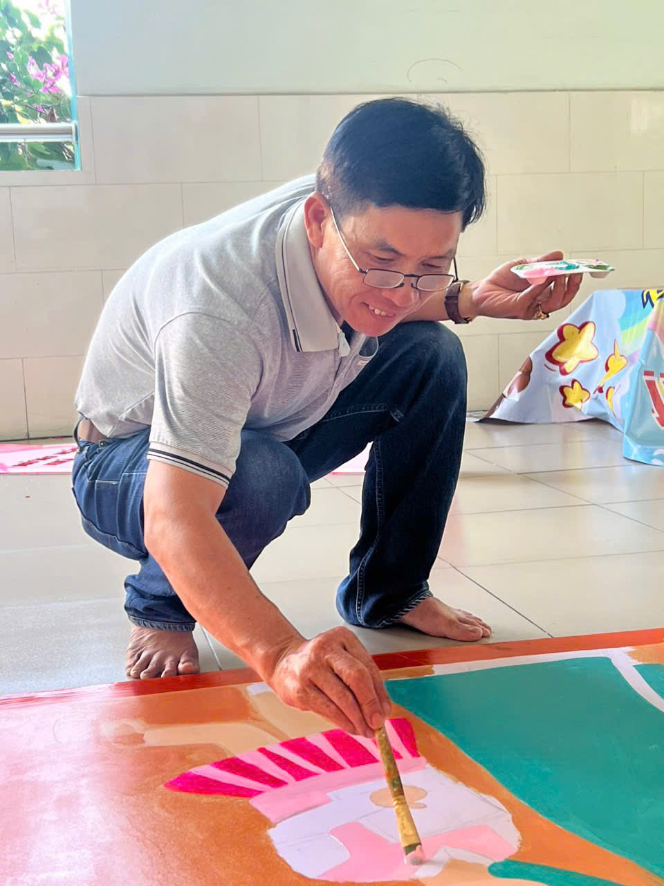 Ông vào trường của cháu, làm giáo viên mầm non một ngày- Ảnh 9. Ông vào trường của cháu, làm giáo viên mầm non một ngày- Ảnh 9.