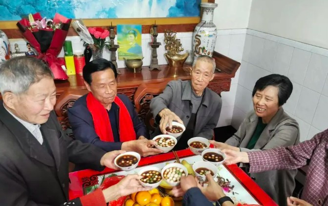Đường về nhà chỉ 20km, người đàn ông mất 70 năm tìm - Ảnh 6. Đường về nhà chỉ 20km, người đàn ông mất 70 năm tìm - Ảnh 6.