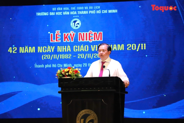 Thứ trưởng Tạ Quang Đông thăm và chúc mừng các cơ sở đào tạo tại TP.HCM nhân Ngày Nhà giáo Việt Nam 20/11 - Ảnh 5. Thứ trưởng Tạ Quang Đông thăm và chúc mừng các cơ sở đào tạo tại TP.HCM nhân Ngày Nhà giáo Việt Nam 20/11 - Ảnh 5.