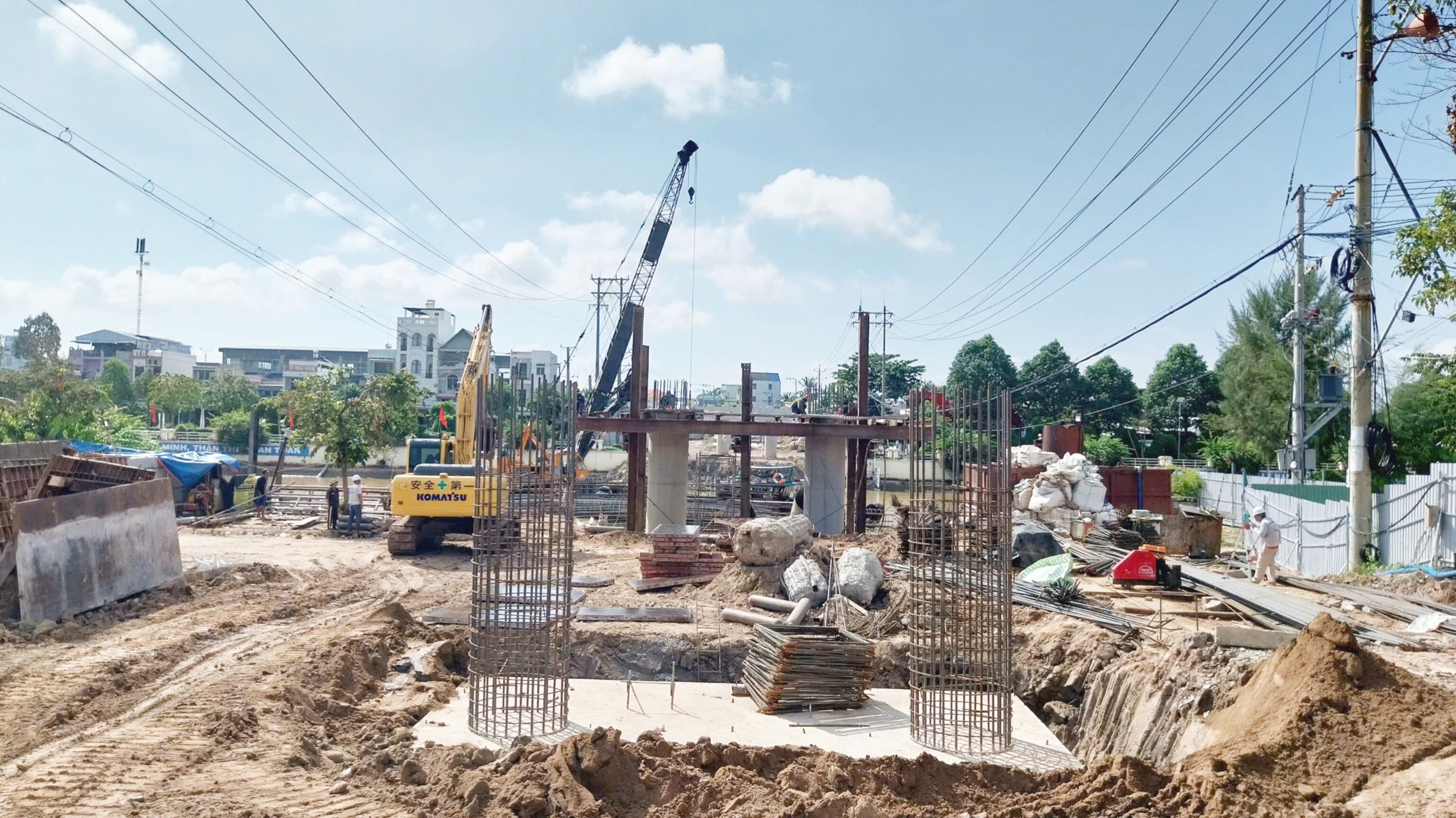 Nỗ lực GPMB, đẩy tiến độ thi công nâng tĩnh không cầu Hồng Ngự ở Đồng Tháp- Ảnh 2. Nỗ lực GPMB, đẩy tiến độ thi công nâng tĩnh không cầu Hồng Ngự ở Đồng Tháp- Ảnh 2.