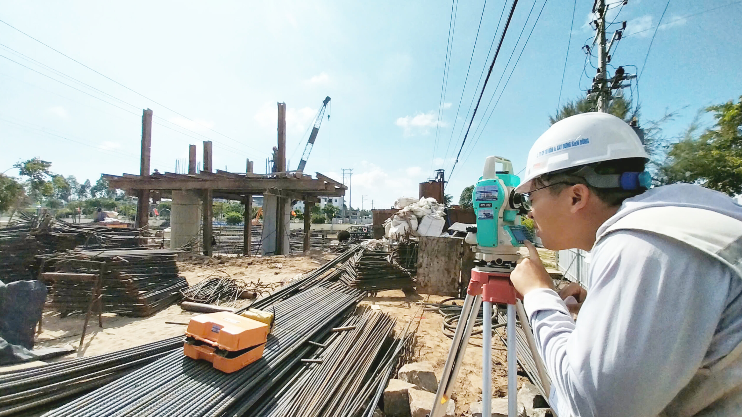 Nỗ lực GPMB, đẩy tiến độ thi công nâng tĩnh không cầu Hồng Ngự ở Đồng Tháp- Ảnh 3. Nỗ lực GPMB, đẩy tiến độ thi công nâng tĩnh không cầu Hồng Ngự ở Đồng Tháp- Ảnh 3.