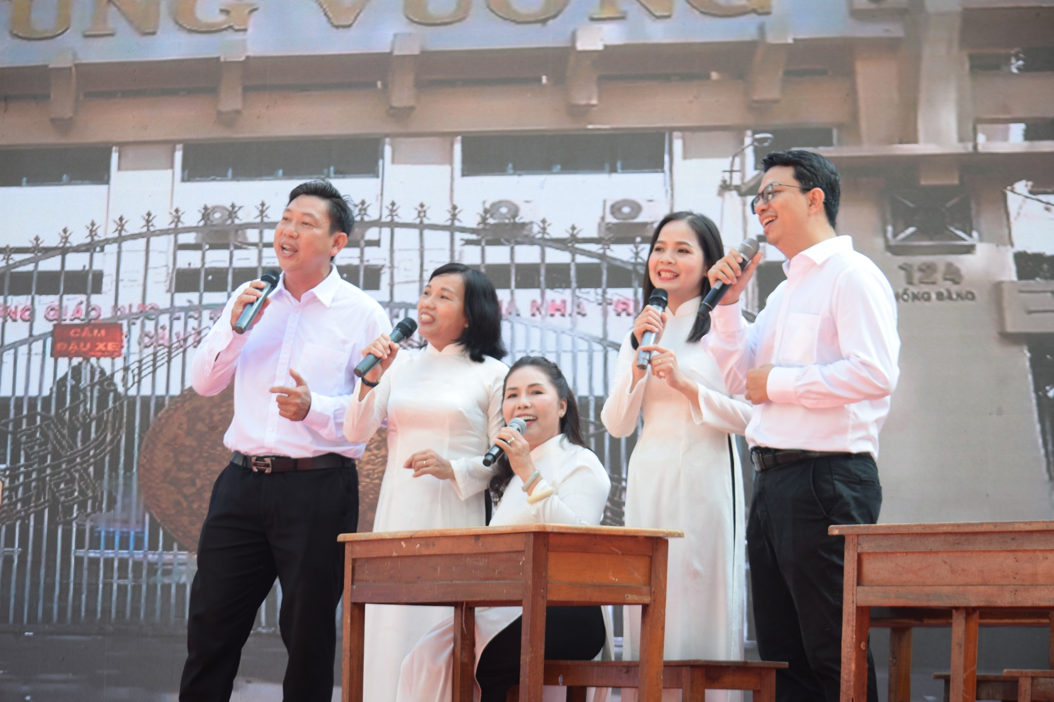 Hình ảnh ấn tượng ở những ngôi trường ghi dấu đặc biệt tại TP HCM - Ảnh 4. Hình ảnh ấn tượng ở những ngôi trường ghi dấu đặc biệt tại TP HCM - Ảnh 4.