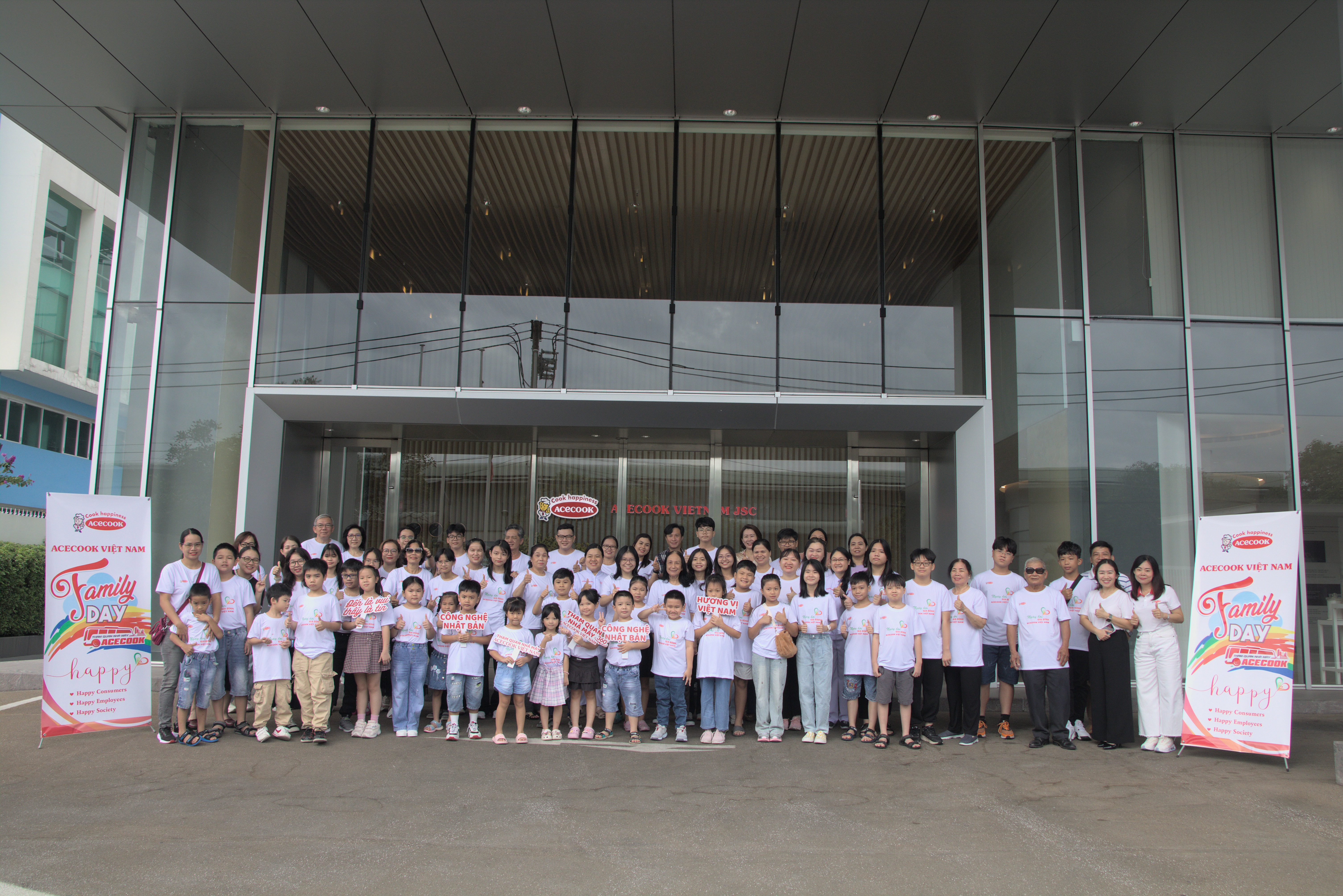 1682721213_Lanh-dao-Dang-Nha-nuoc-vao-Lang-vieng-Chu-tich.jpg - Vietnam.vn