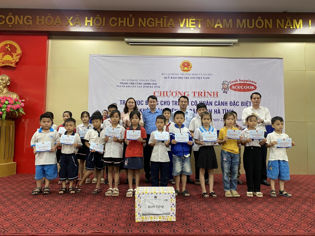 COVID-19: Thận trọng "sang trang"? - Vietnam.vn