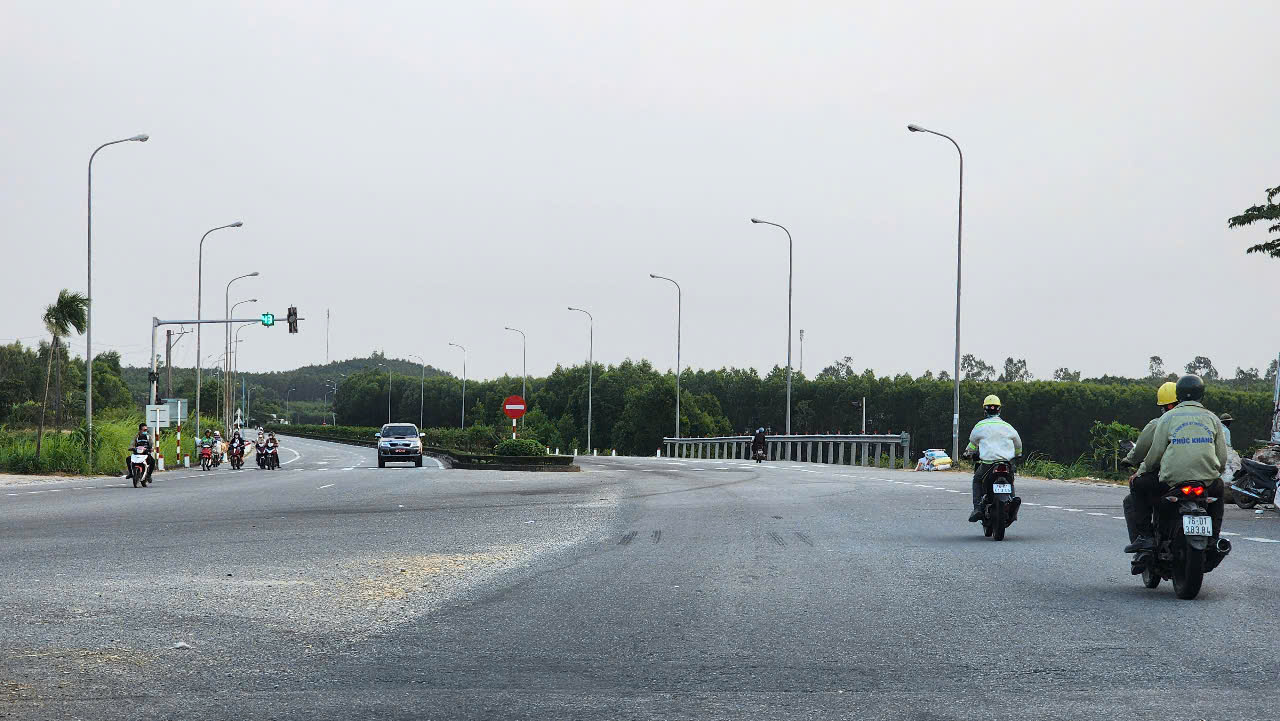 Quảng Ngãi dùng 350 tỷ đầu tư những dự án giao thông nào ở Dung Quất?- Ảnh 3. Quảng Ngãi dùng 350 tỷ đầu tư những dự án giao thông nào ở Dung Quất?- Ảnh 3.