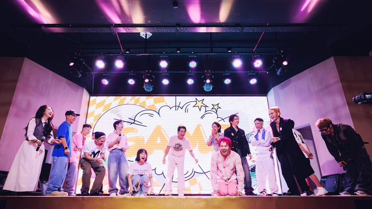Fan meeting nghệ sĩ: cháy vé, sập web và những 'dịch vụ' muôn màu muôn vẻ - Ảnh 2. Nghệ sĩ họp fan: cháy vé, sập web và những 'dịch vụ' muôn màu muôn vẻ - Ảnh 2.