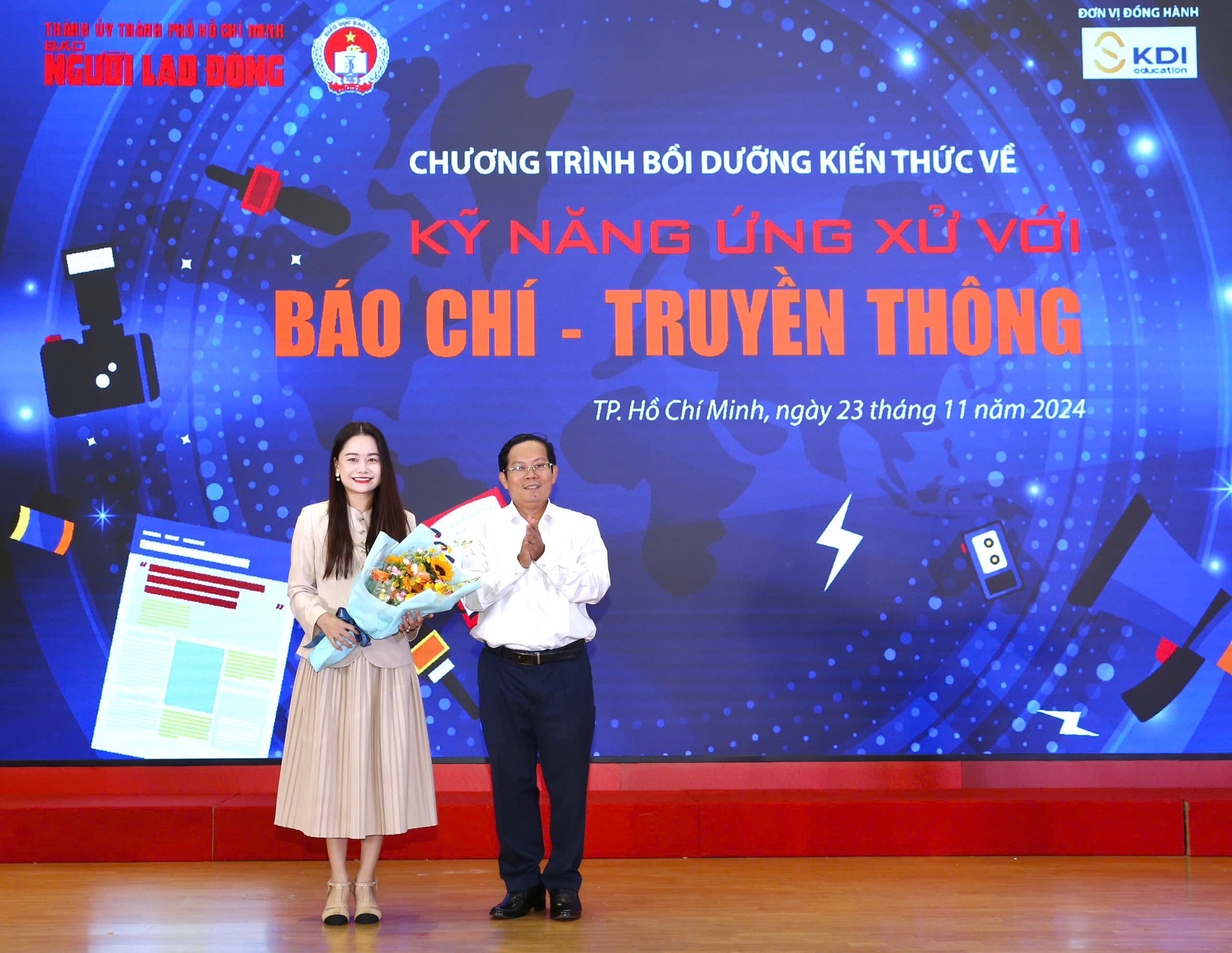 Lãnh đạo của gần 50 trường THPT tham dự bồi dưỡng về “Kỹ năng ứng xử với báo chí - truyền thông”- Ảnh 5. Lãnh đạo của gần 50 trường THPT tham dự bồi dưỡng về “Kỹ năng ứng xử với báo chí - truyền thông”- Ảnh 5.