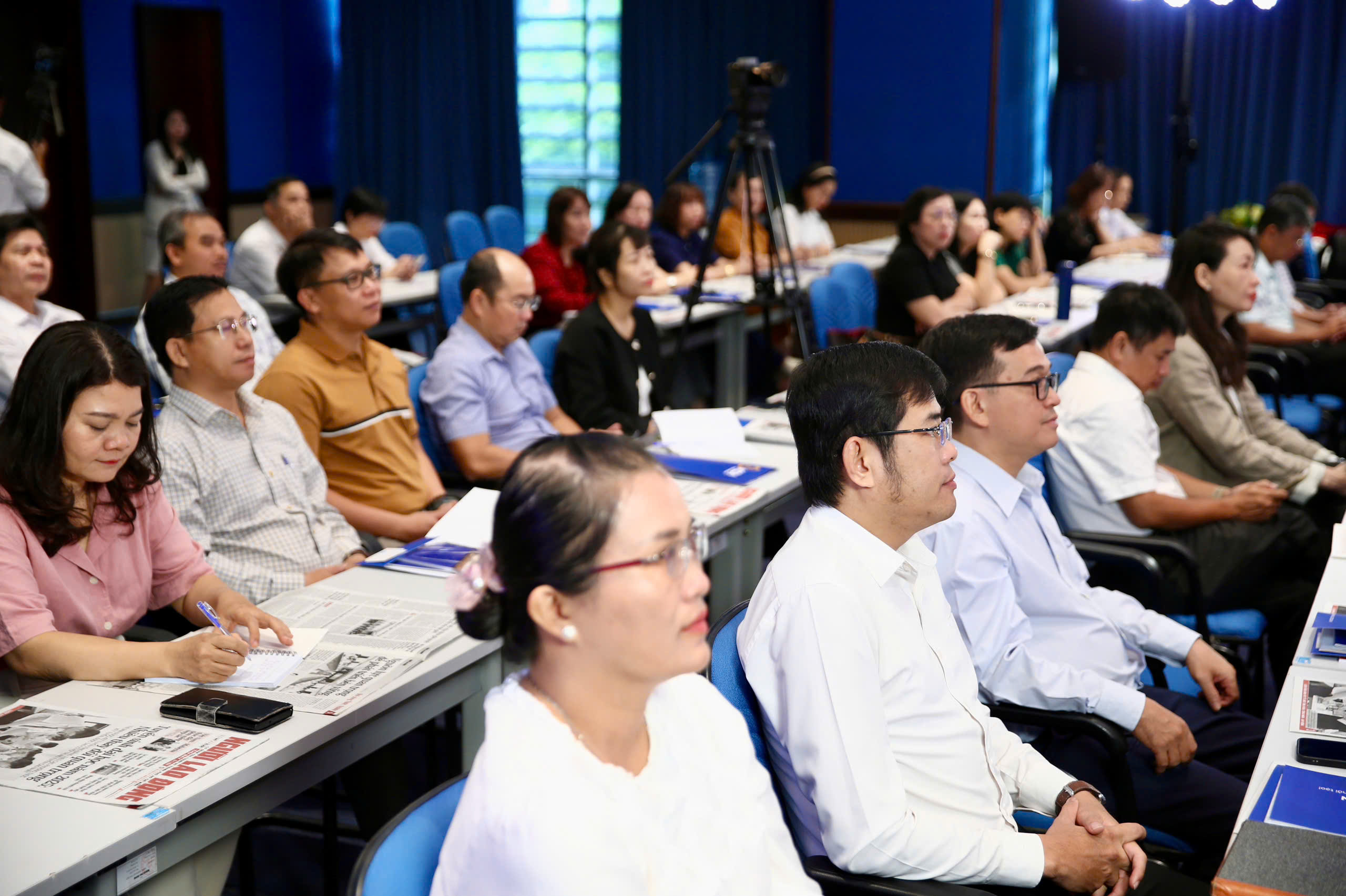 Lãnh đạo của gần 50 trường THPT tham dự bồi dưỡng về “Kỹ năng ứng xử với báo chí - truyền thông”- Ảnh 15. Lãnh đạo của gần 50 trường THPT tham dự bồi dưỡng về “Kỹ năng ứng xử với báo chí - truyền thông”- Ảnh 15.