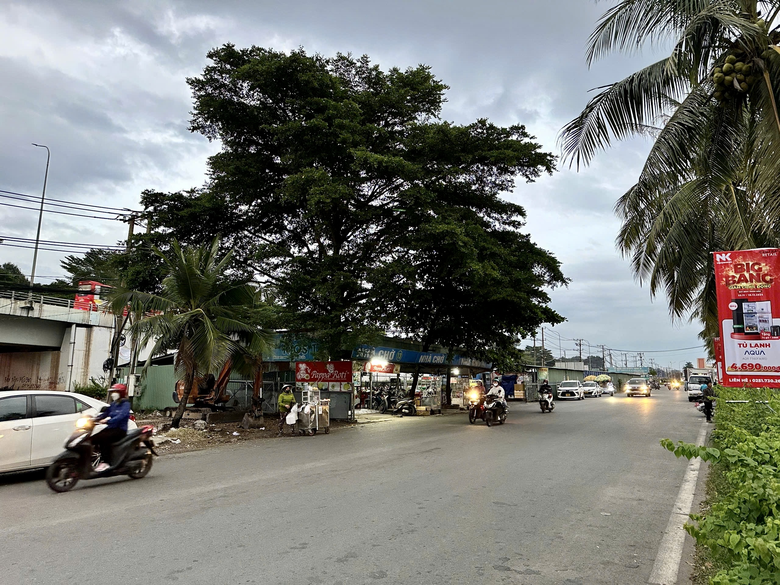 Chỉnh trang hành lang ATGT quốc lộ ở ngã tư Vũng Tàu- Ảnh 6. Chỉnh trang hành lang ATGT quốc lộ ở ngã tư Vũng Tàu- Ảnh 6.
