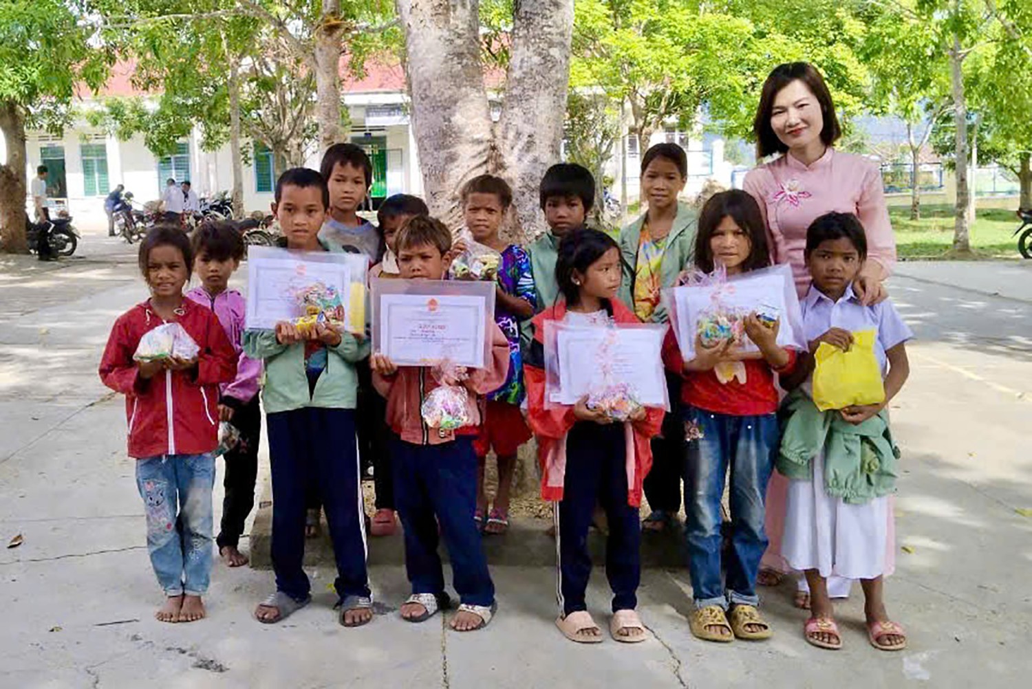 Cô giáo vùng cao: Người thắp sáng ước mơ từ những điều giản dị- Ảnh 5. Cô giáo vùng cao: Người thắp sáng ước mơ từ những điều giản dị- Ảnh 5.