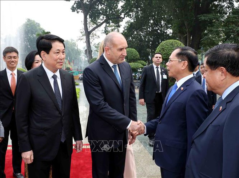 Chủ tịch nước Lương Cường chủ trì lễ đón chính thức Tổng thống Bulgaria- Ảnh 6. Chủ tịch nước Lương Cường chủ trì lễ đón chính thức Tổng thống Bulgaria- Ảnh 6.