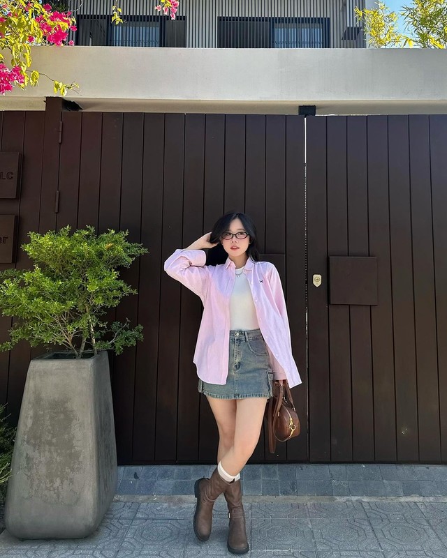 Sành điệu trên từng centimet với váy denim- Ảnh 2. Sành điệu trên từng centimet với váy denim- Ảnh 2.