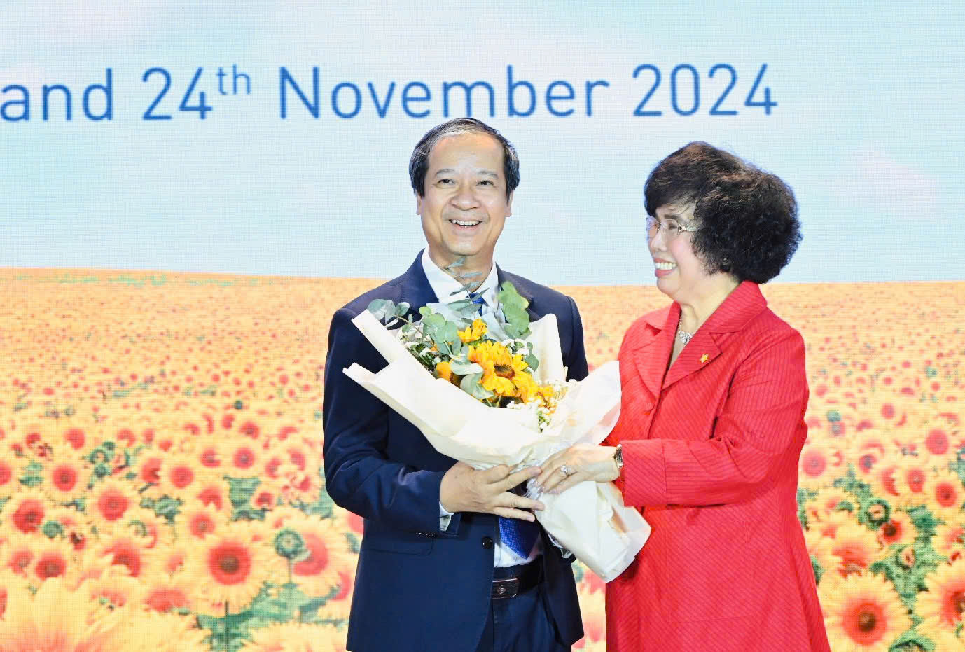 Bộ trưởng Nguyễn Kim Sơn: Bộ trưởng Nguyễn Kim Sơn: