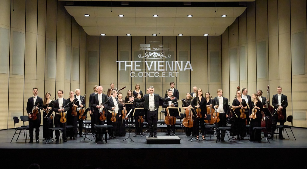 Hòa nhạc Vienna đưa khán giả Thủ đô qua nhiều cung bậc cảm xúc - 4 Hòa nhạc Vienna đưa khán giả Thủ đô qua nhiều cung bậc cảm xúc - 4