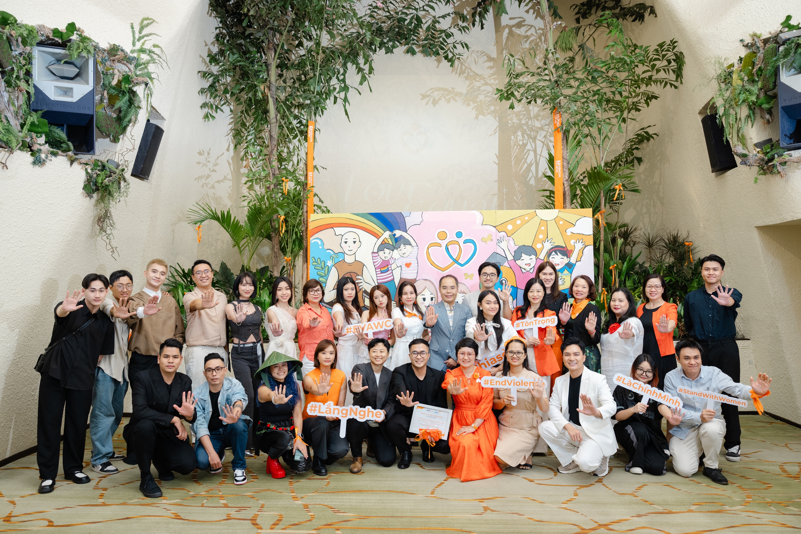 Câu chuyện bị bắt nạt học đường của con gái Đoan Trang - bé Sol tái hiện trong MV Câu chuyện bị bắt nạt học đường của con gái Đoan Trang - bé Sol tái hiện trong MV