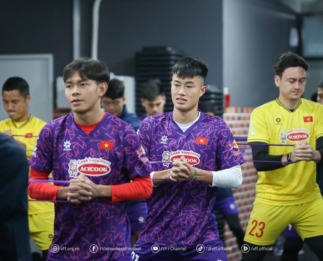 Ông Kim đã ‘ghi chép’ đến đâu tiến độ chuẩn bị của Indonesia, các đội khác thế nào?- Ảnh 4. Ông Kim đã ‘ghi chép’ đến đâu tiến độ chuẩn bị của Indonesia, các đội khác thế nào?- Ảnh 4.